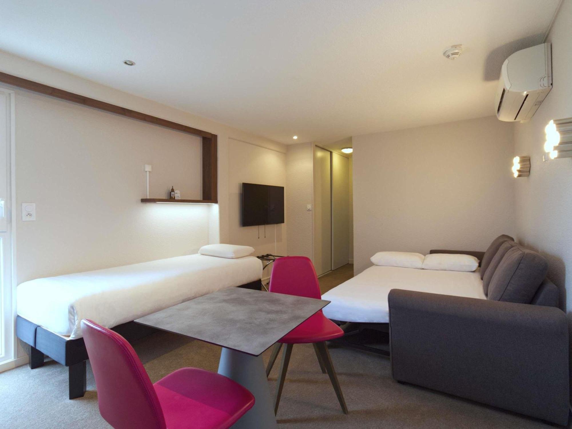 Greet Hotel Dijon Sud Longvic Luaran gambar