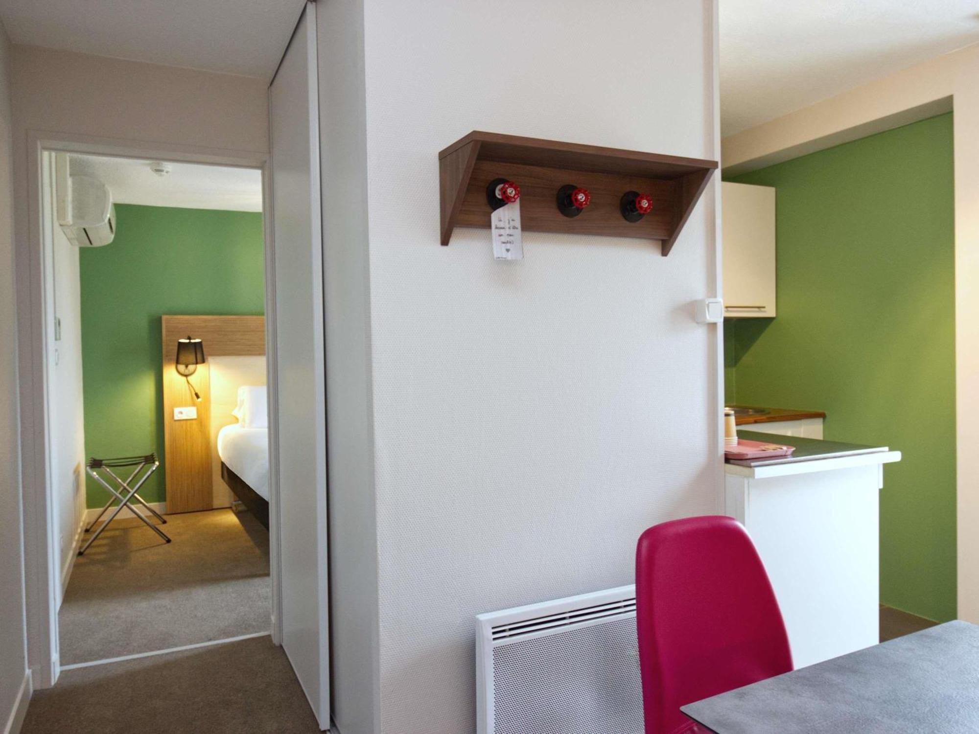 Greet Hotel Dijon Sud Longvic Luaran gambar